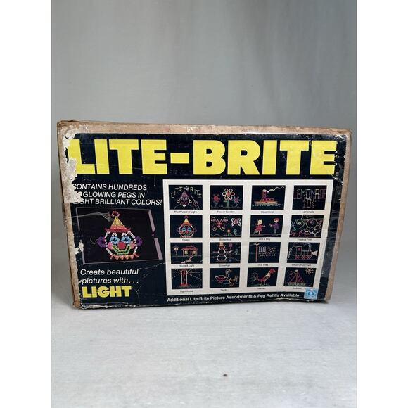 Vintage Light Brite Unused Picture Sheets Blank Sheets and Pegs in Box WORKS!!! - Picture 8 of 16